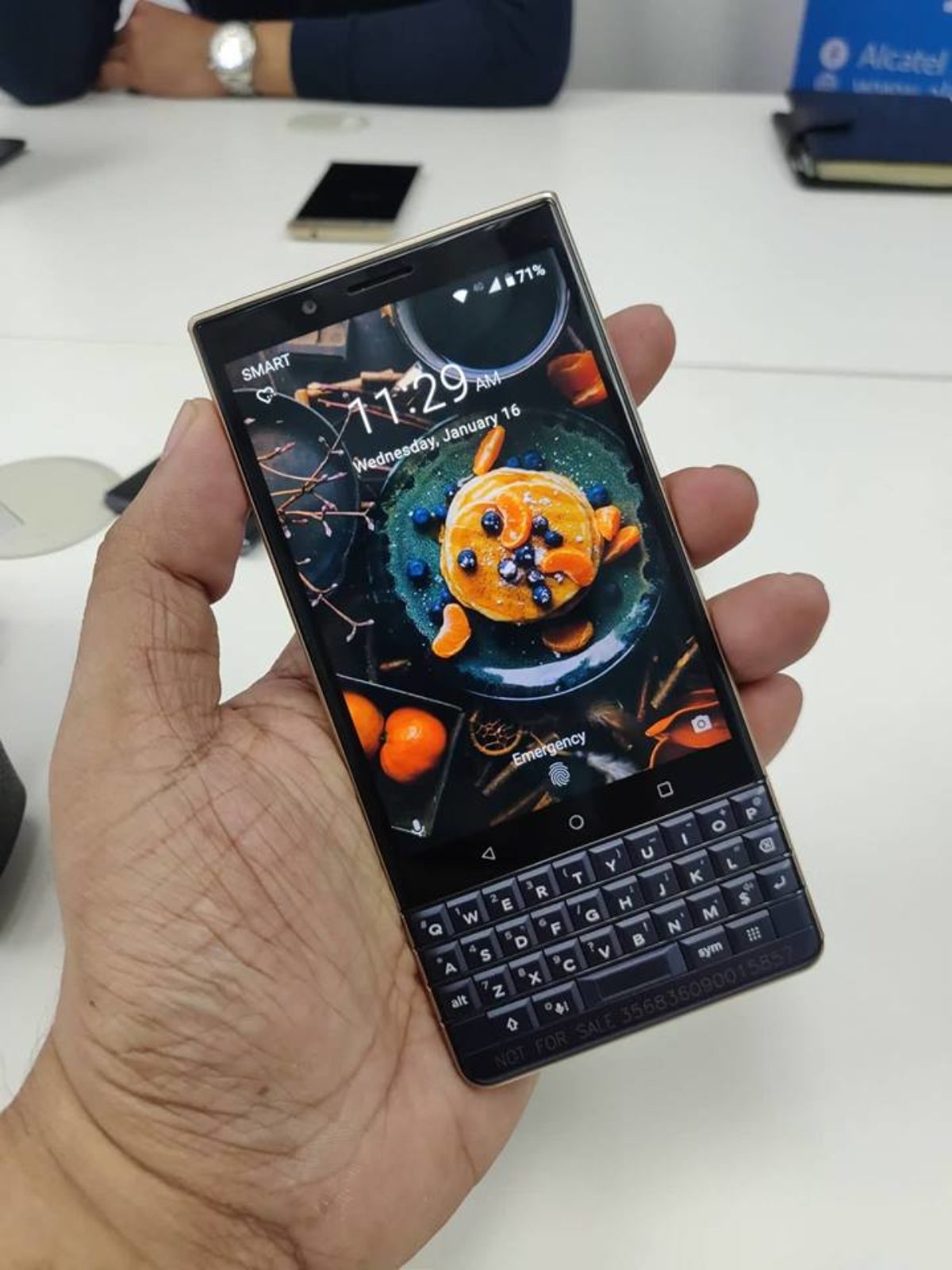 alcatel blackberry key2 le