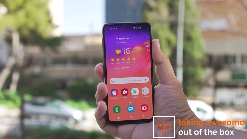 Samsung Galaxy S10e Review: Finally, A Great Small Phone - UNBOX PH