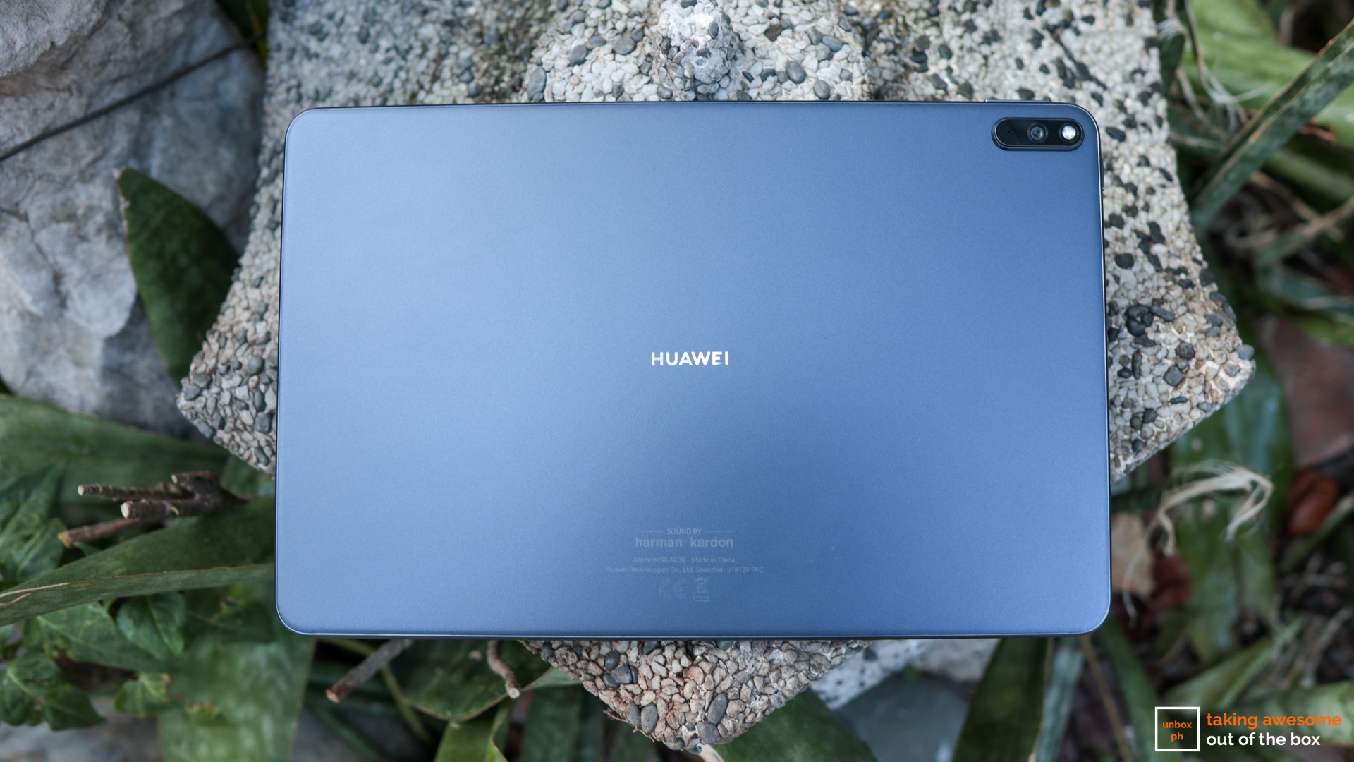 photo of the back cover of the huawei matepad pro