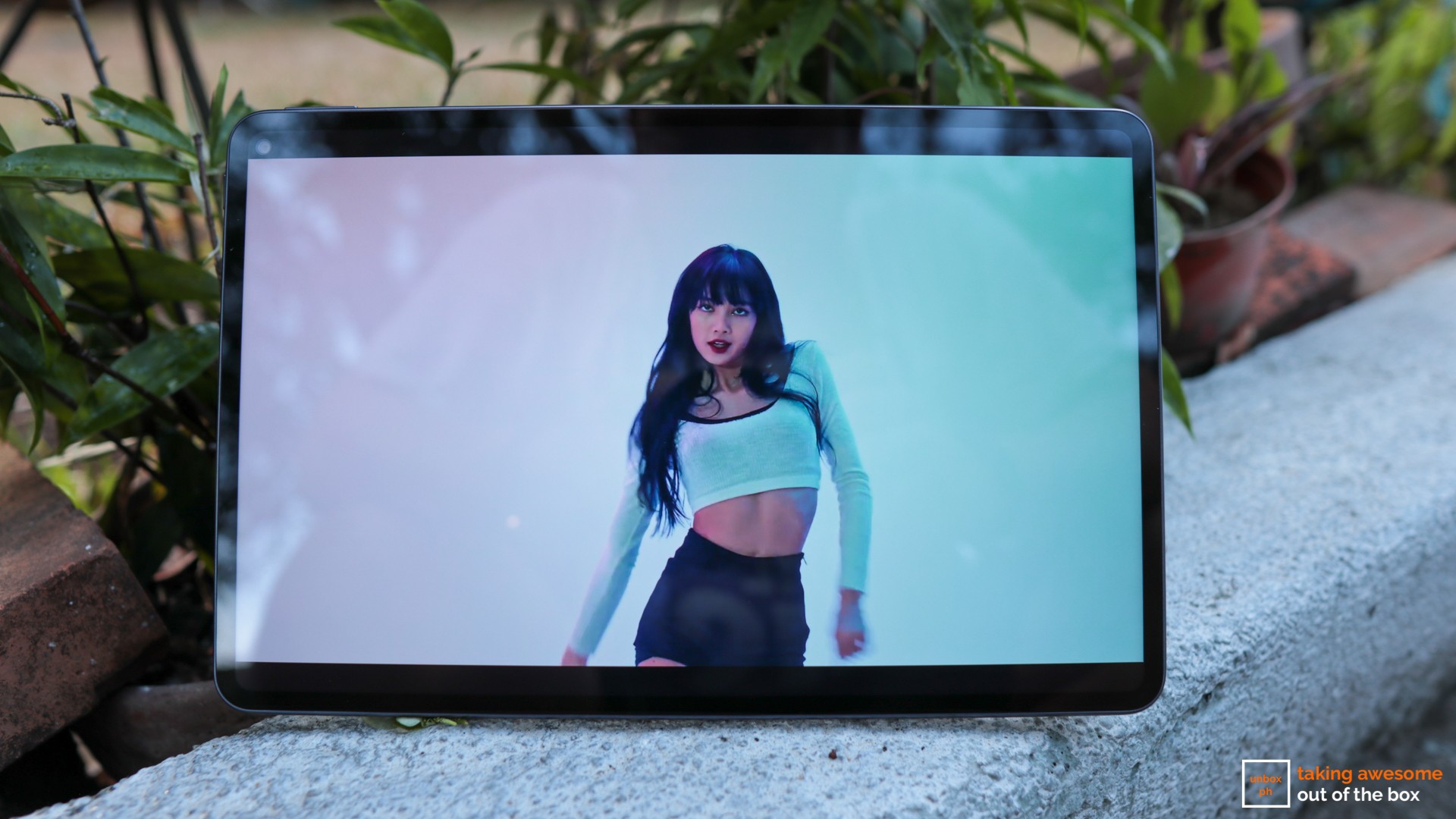 blackpink music video shown on the huawei matepad pro