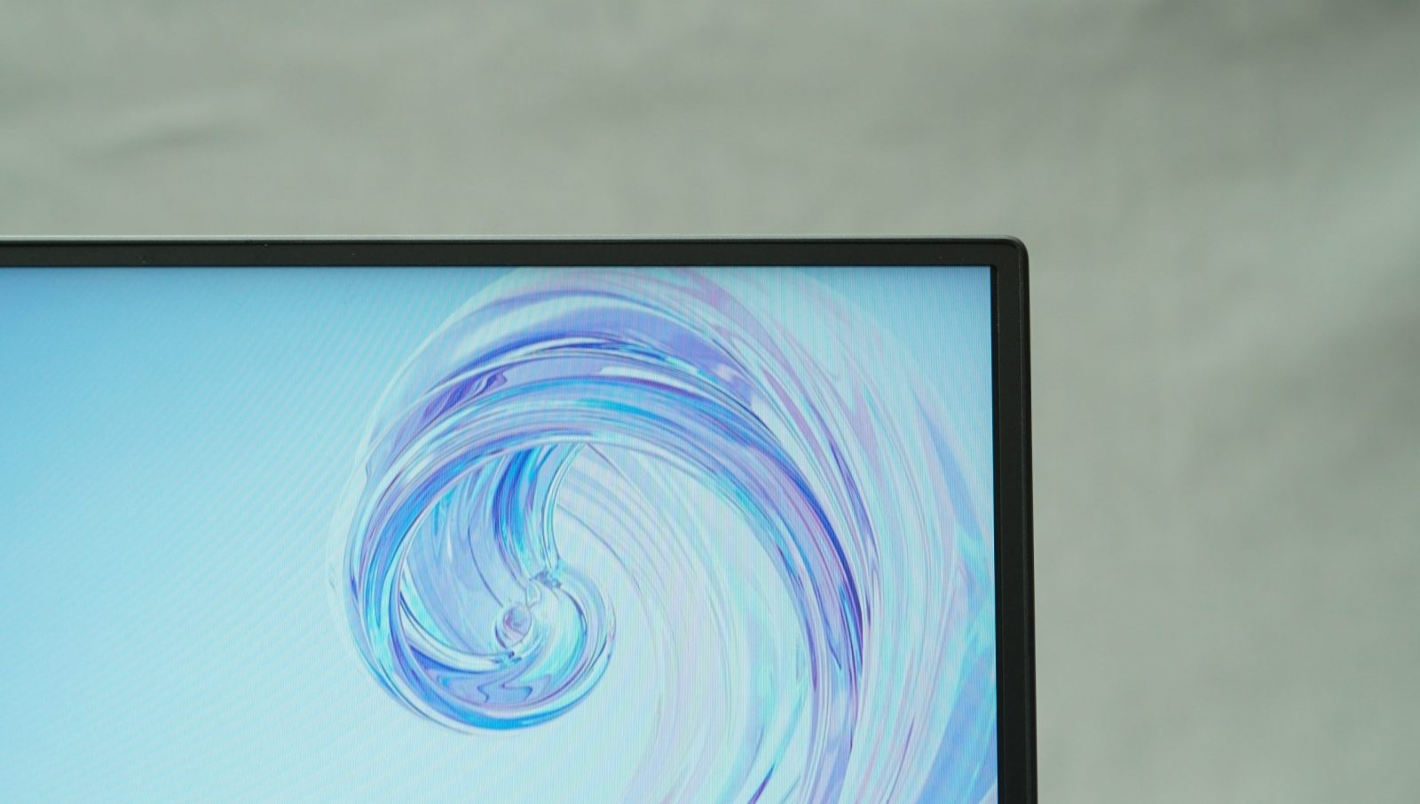 Zoom in photo of the huawei matebook d14 monitor