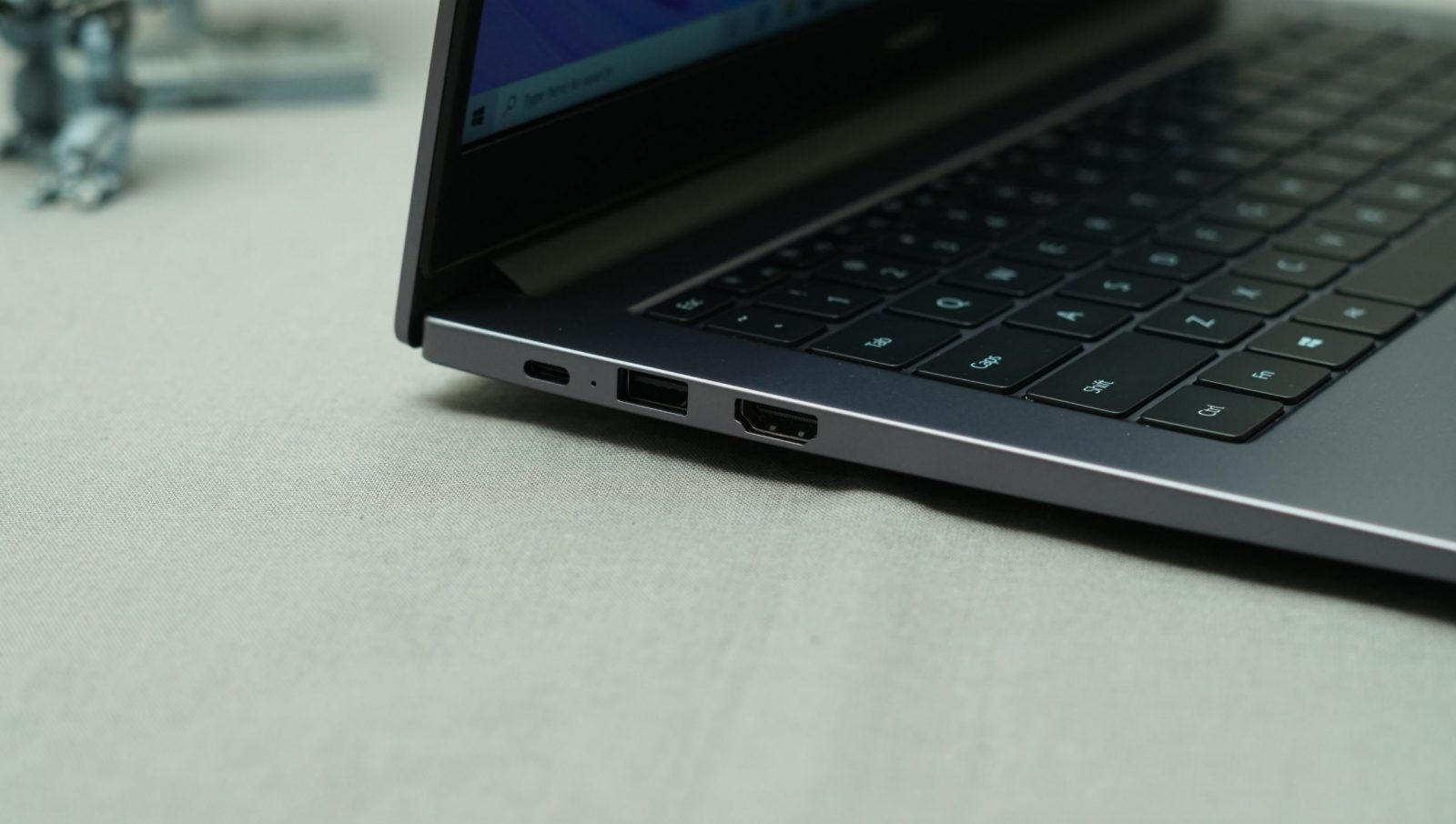 Ports of the huawei matebook d14
