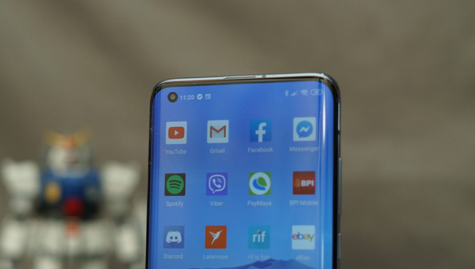 Close up photo of the Xiaomi Mi 10 Screen