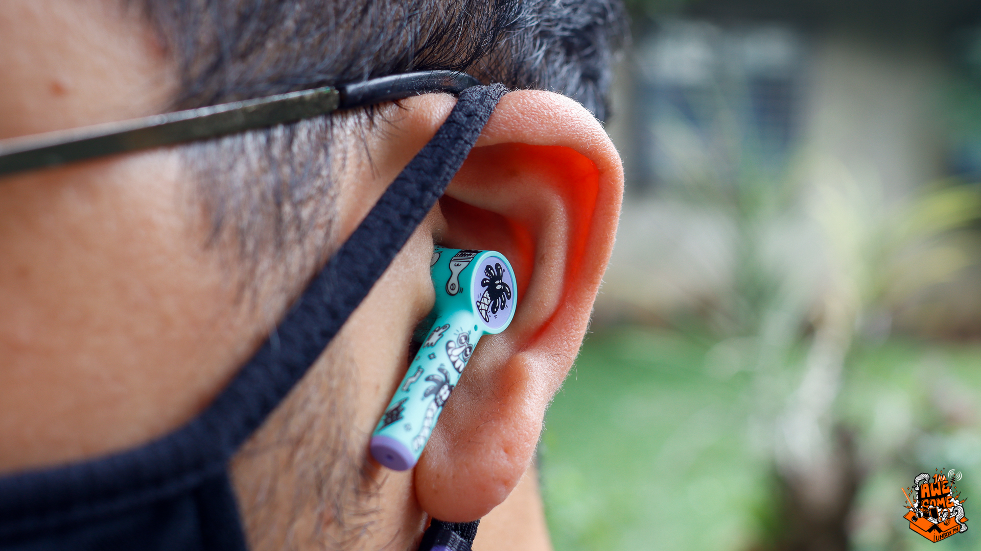 OnePlus Buds Z Review in ear shot