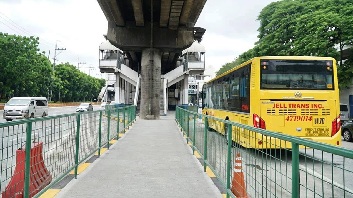 BBM Extends Free EDSA Carousel Bus Rides, Grants Free Train Rides for Students