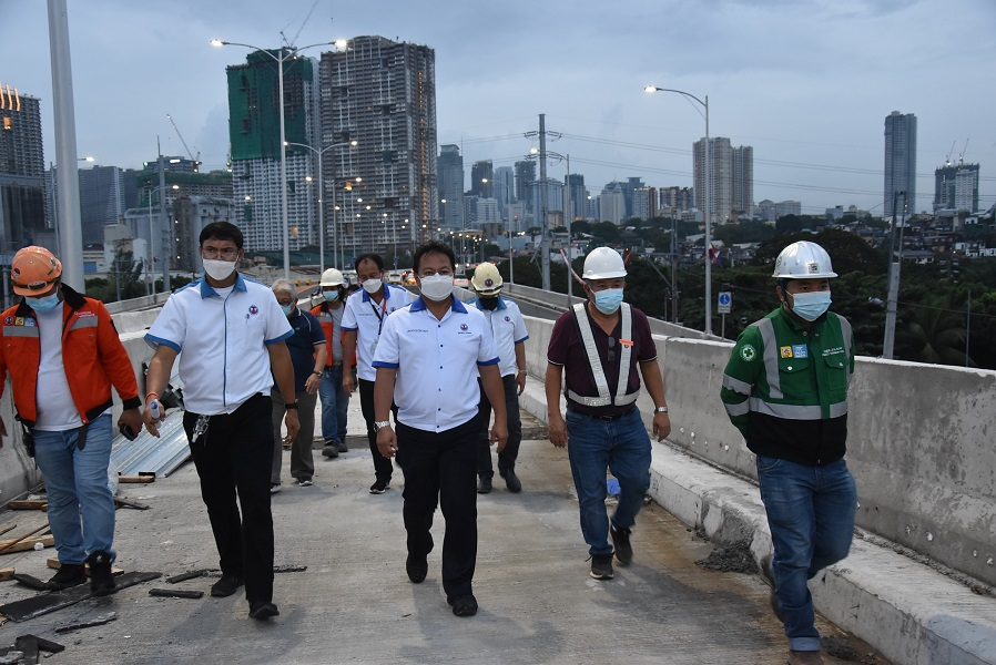 DPWH Is Fast-Tracking the BGC-Kalayaan Viaduct