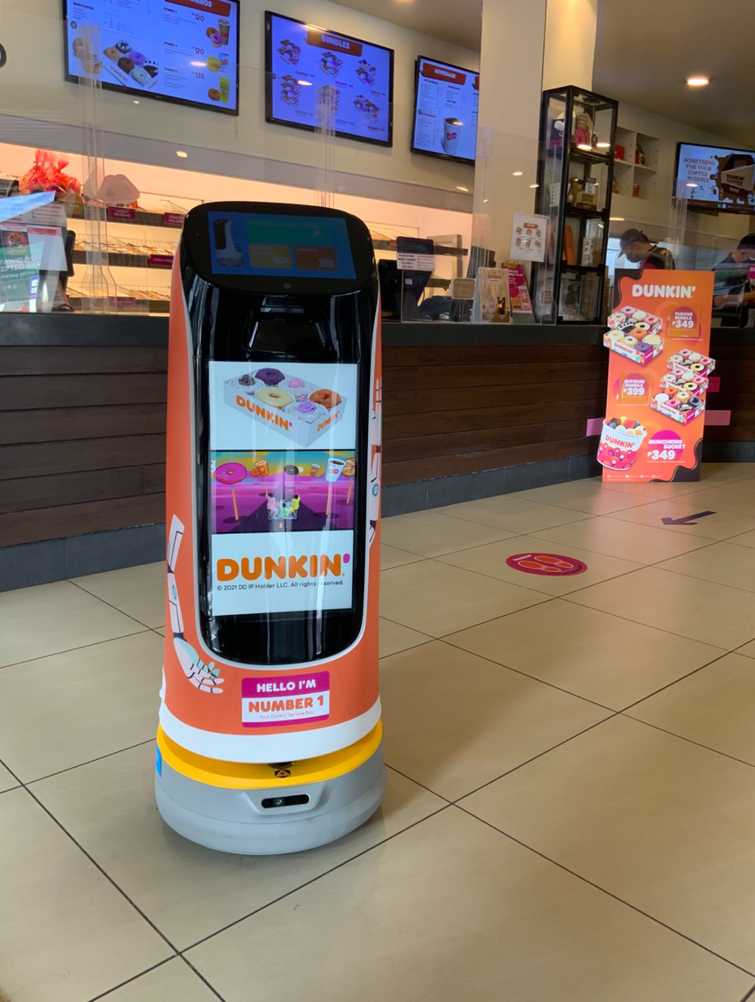 Dunkin Robots Philippines: This Cute Machine Will Serve Your Donuts