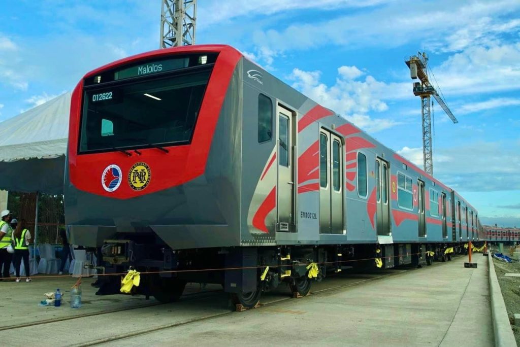DOTr Unveils North-South Commuter Railway Project