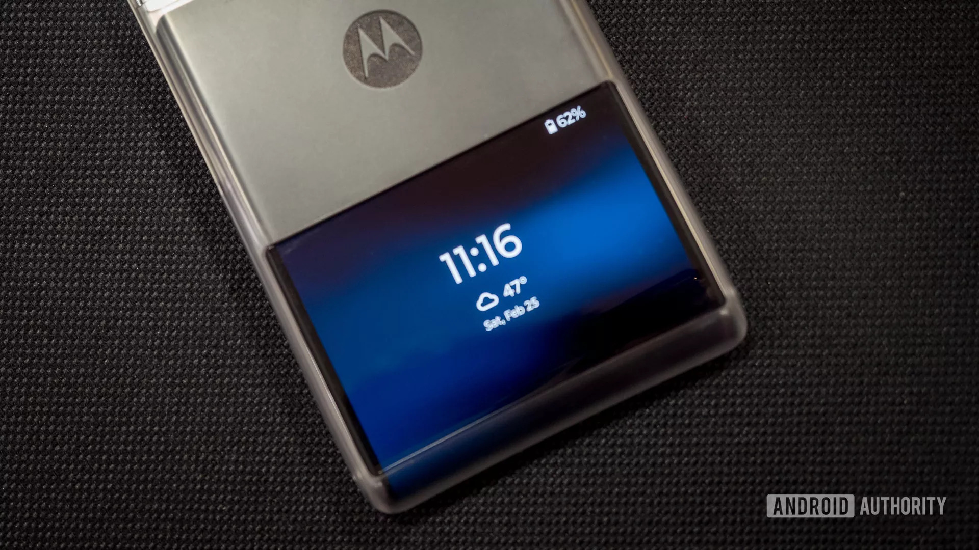 Motorola Rizr Concept Showcases Rollable Display Design